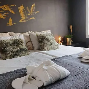 https://carmen-rooms.1costadelsol.com